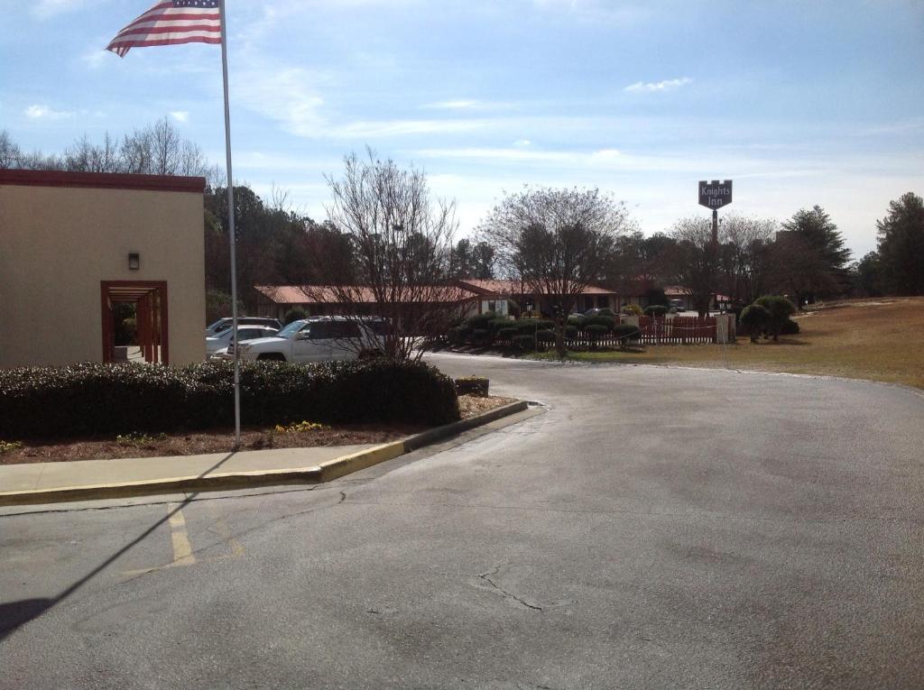 Knights Inn - Cayce Exterior photo
