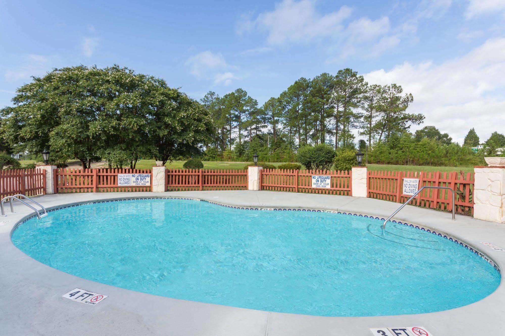 Knights Inn - Cayce Exterior photo